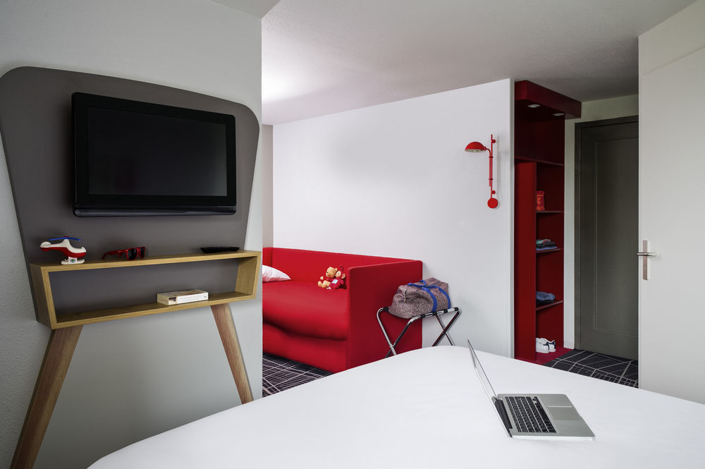 Hotel Ibis Styles Chartres Metropole Le Coudray Exterior foto