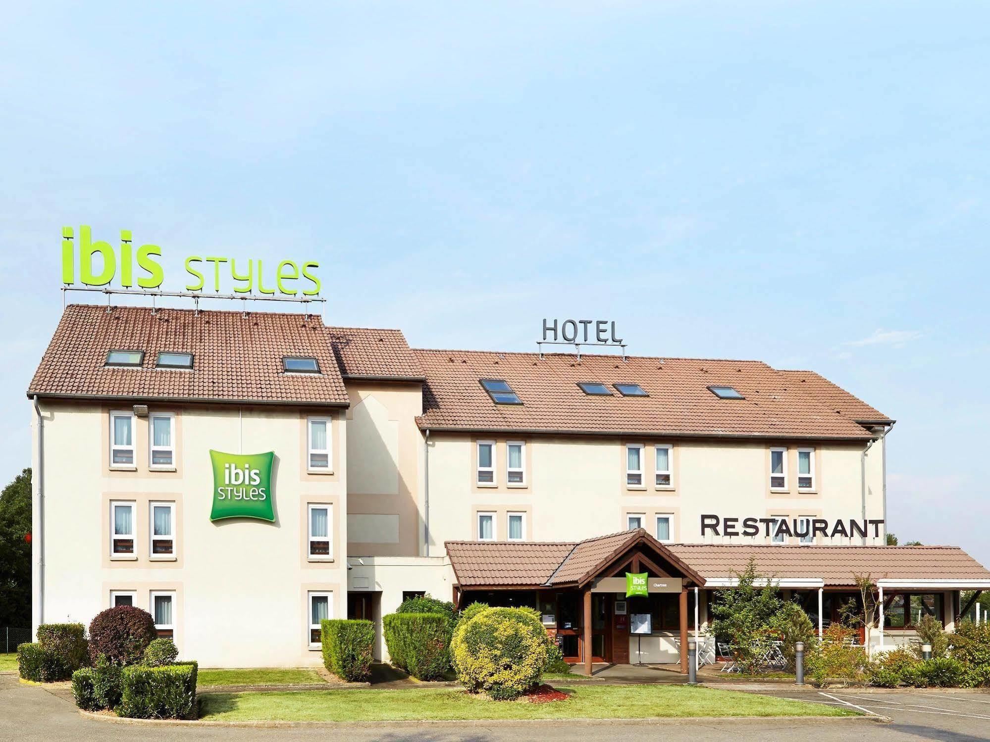 Hotel Ibis Styles Chartres Metropole Le Coudray Exterior foto
