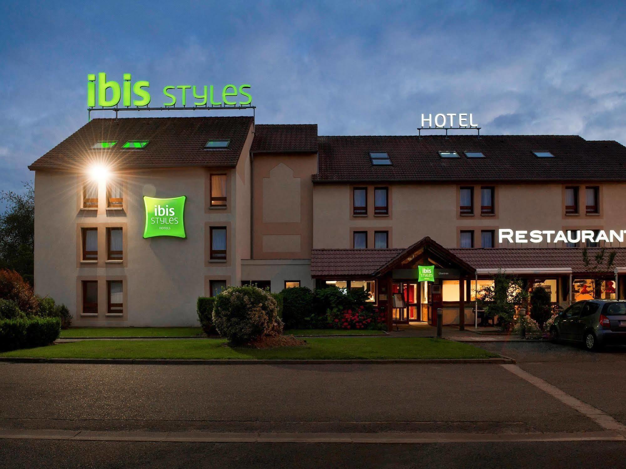 Hotel Ibis Styles Chartres Metropole Le Coudray Exterior foto