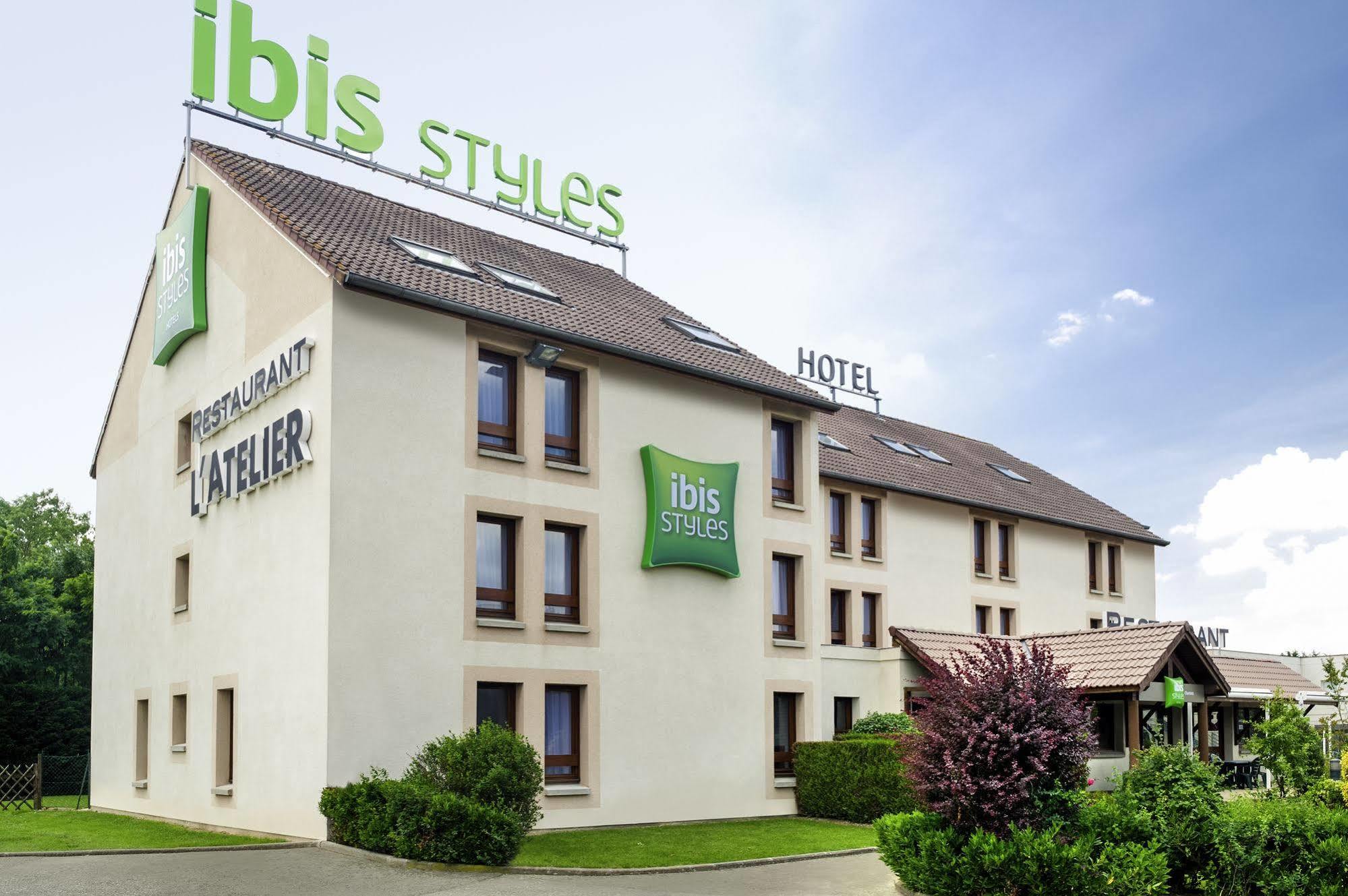 Hotel Ibis Styles Chartres Metropole Le Coudray Exterior foto