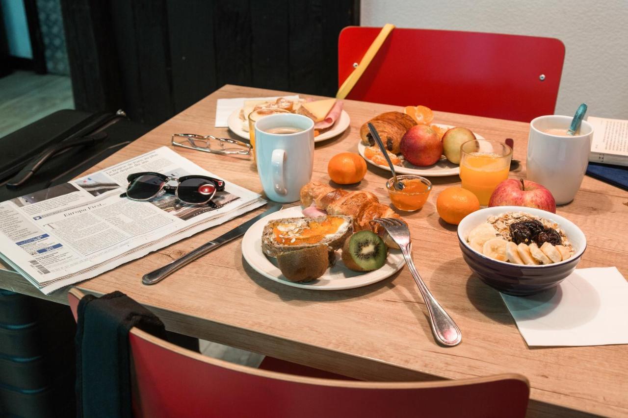 Hotel Ibis Styles Chartres Metropole Le Coudray Exterior foto